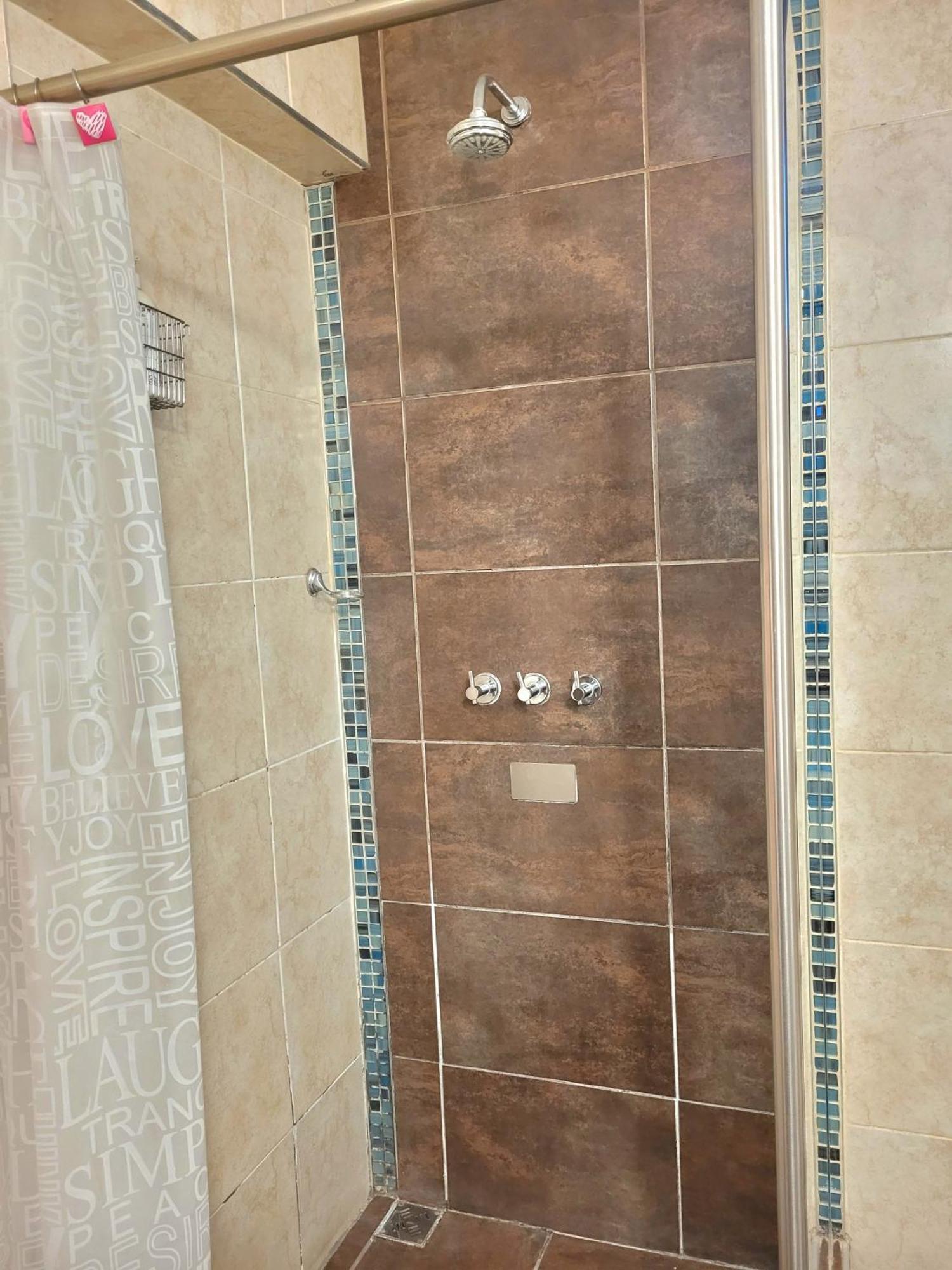 "Casa Amalia Apartamentos" Plaza Italia Y Av Aristides A 50Mts, Lugar Con Jardin Mendoza Bagian luar foto