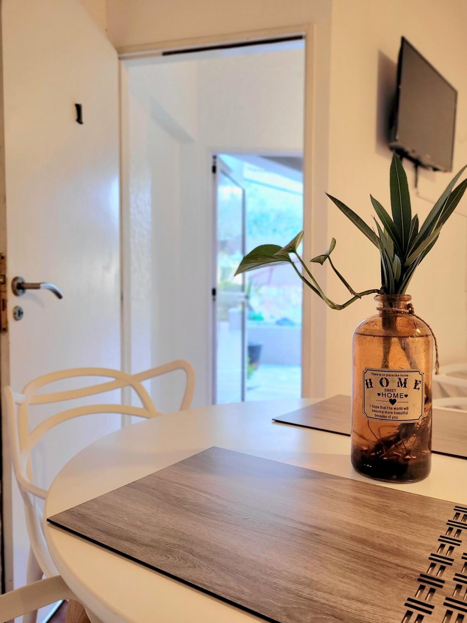 "Casa Amalia Apartamentos" Plaza Italia Y Av Aristides A 50Mts, Lugar Con Jardin Mendoza Bagian luar foto