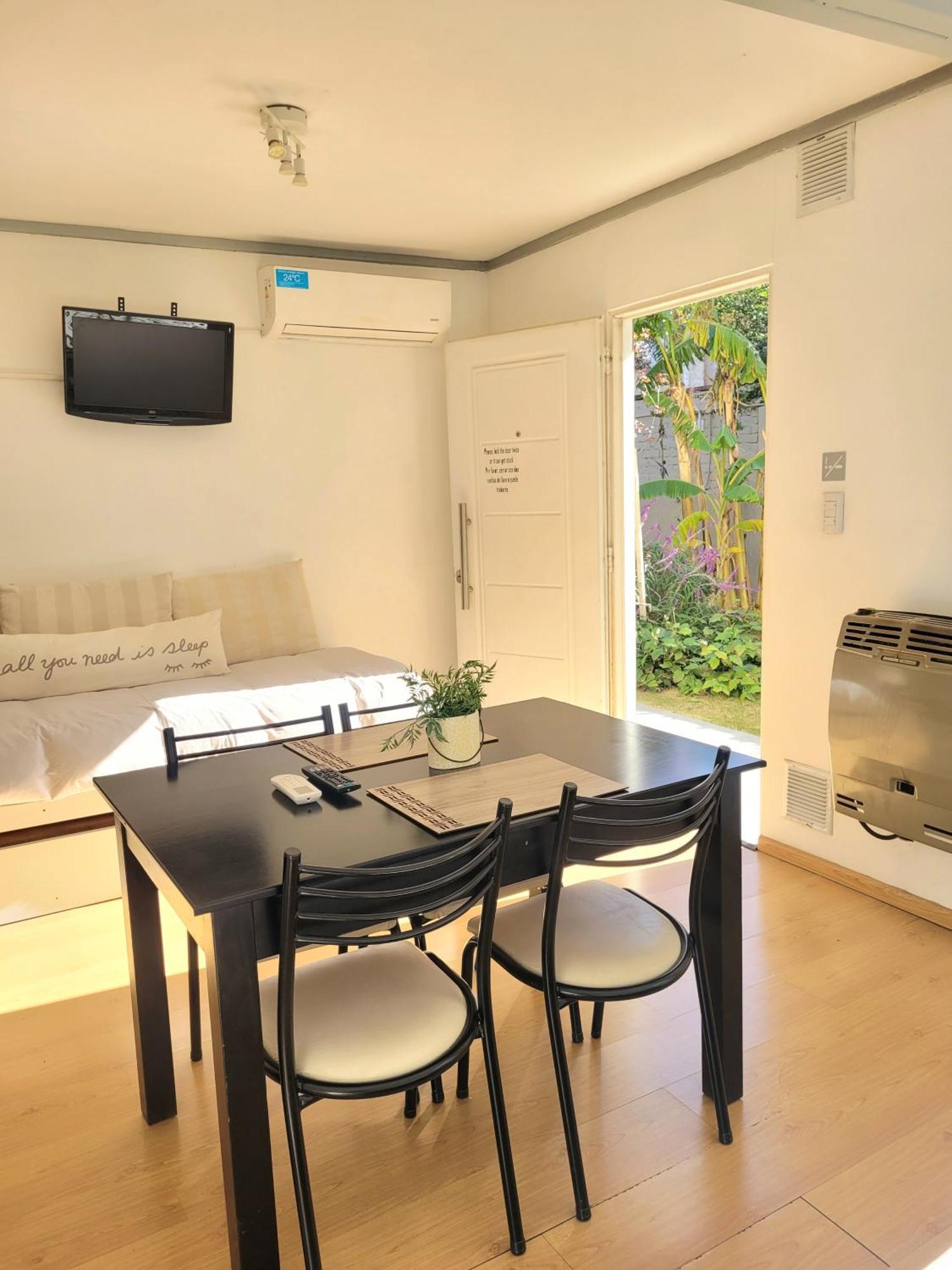 "Casa Amalia Apartamentos" Plaza Italia Y Av Aristides A 50Mts, Lugar Con Jardin Mendoza Bagian luar foto