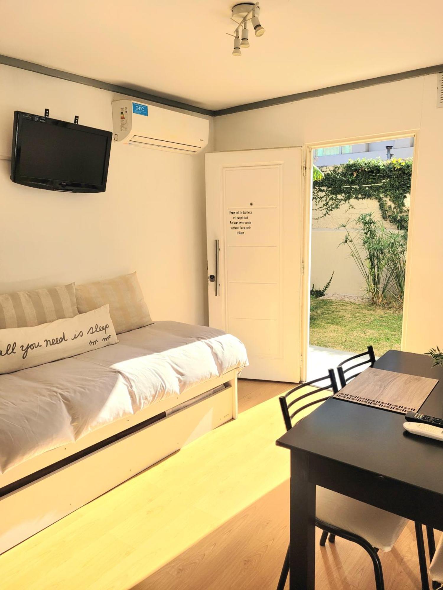 "Casa Amalia Apartamentos" Plaza Italia Y Av Aristides A 50Mts, Lugar Con Jardin Mendoza Bagian luar foto