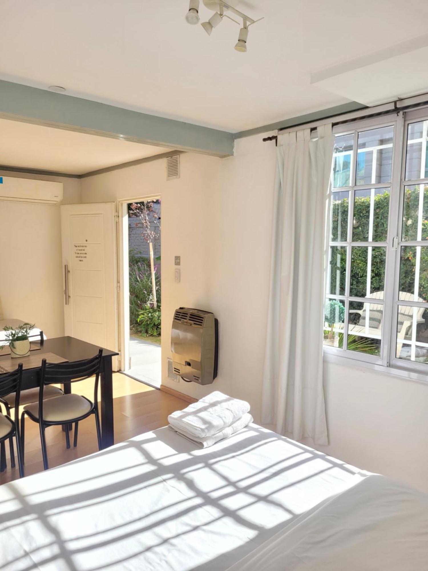 "Casa Amalia Apartamentos" Plaza Italia Y Av Aristides A 50Mts, Lugar Con Jardin Mendoza Bagian luar foto